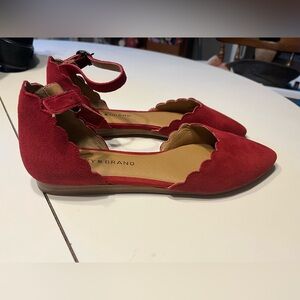 Lucky Brand size 7 red straps flats like new